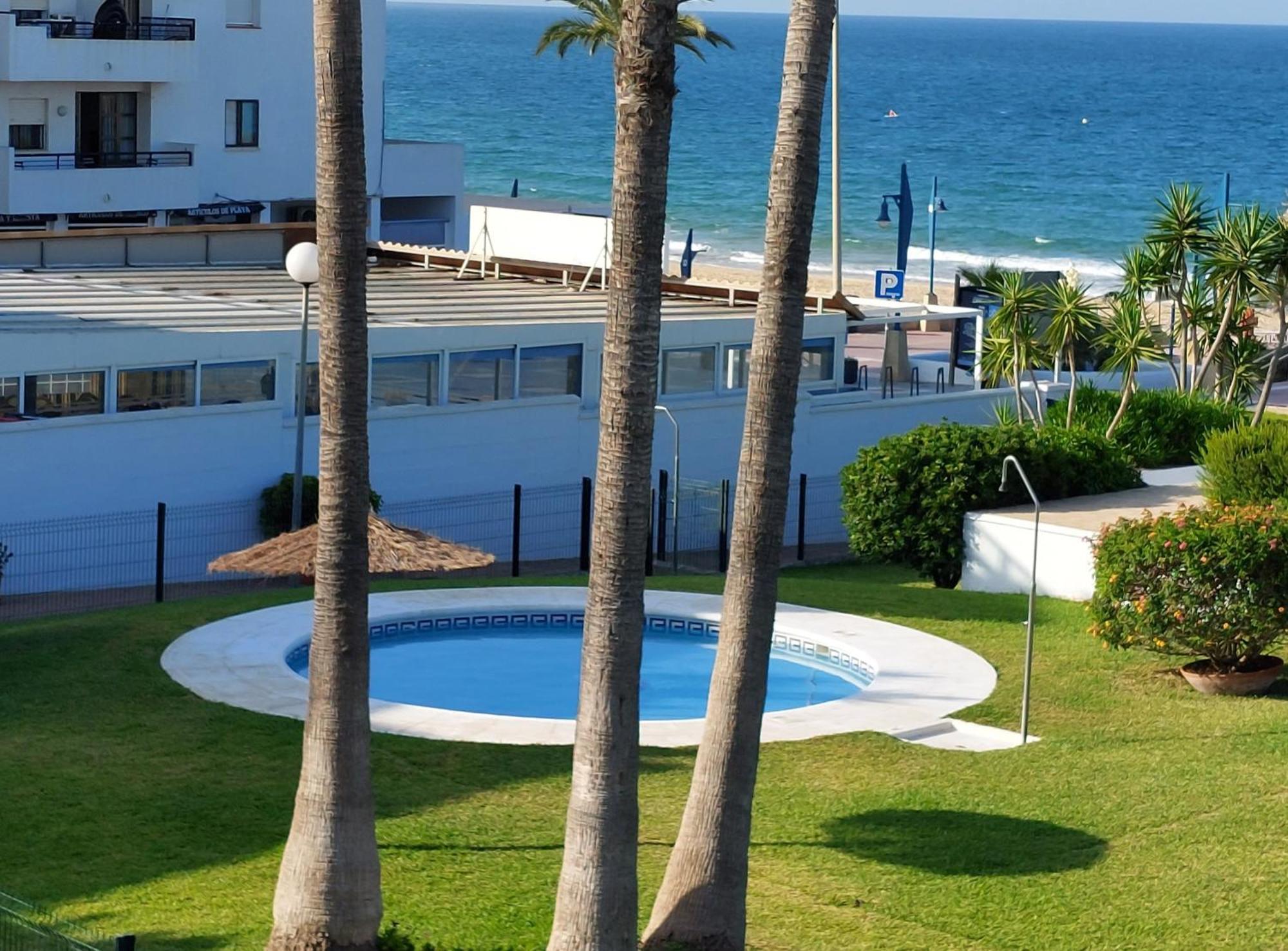 Precioso En Primera Linea De Playa De La Barrosa Appartamento
